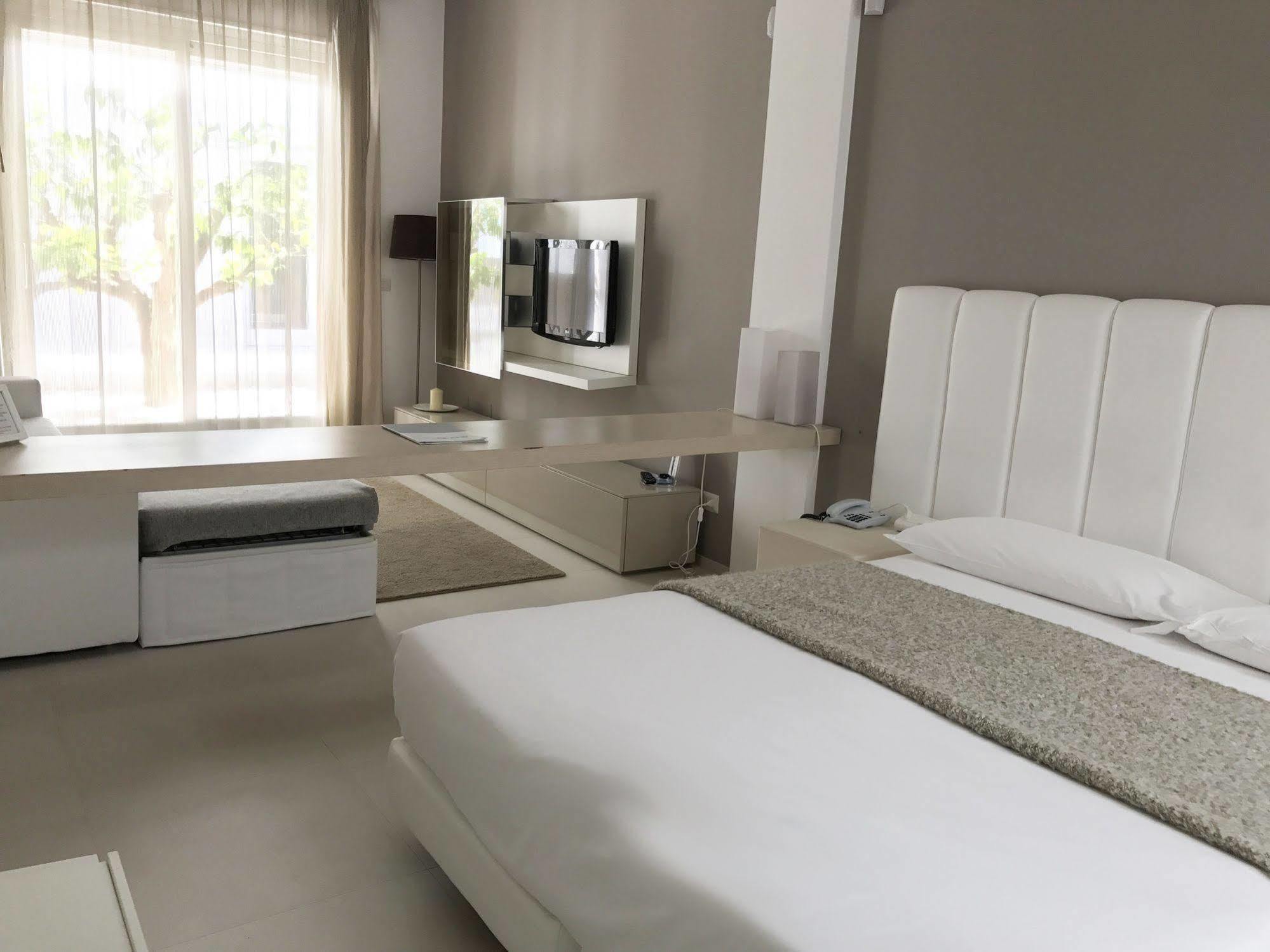 Soglow Business Class Hotel Molfetta Buitenkant foto